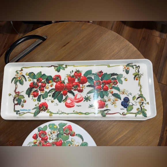 Smeraldo Strawberry Fruit Serving Tray & Plate Melamine Design Imports Italy - Picture 3 of 16